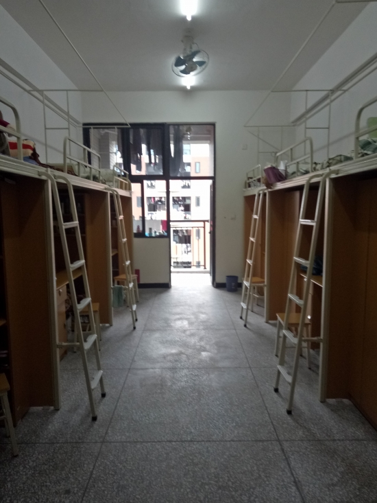 商学院开展星级文明寝室评比活动-泸州职业技术学院